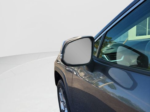 Used 2022 Toyota RAV4 XLE w/ Convenience Package image 11