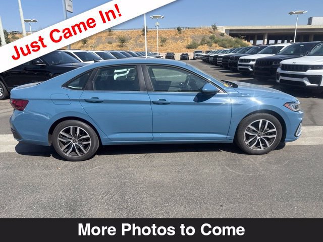 Used 2025 Volkswagen Jetta SE FWD image 7