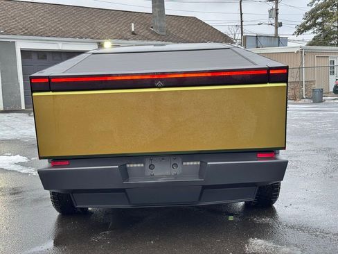 Used 2024 Tesla Cybertruck AWD Crew Cab image 7