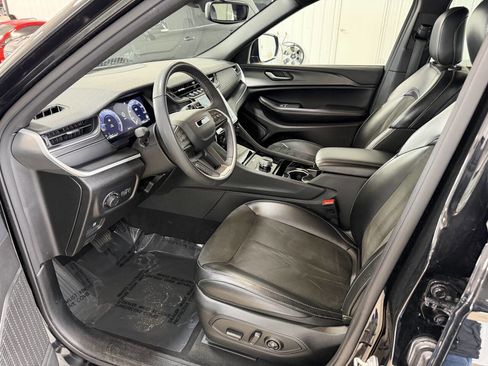 Used 2023 Jeep Grand Cherokee L Laredo image 22