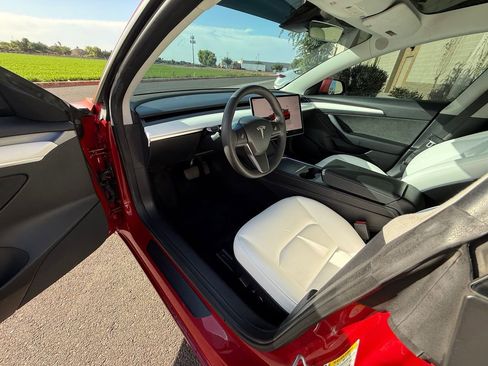 Used 2022 Tesla Model 3 Long Range image 8