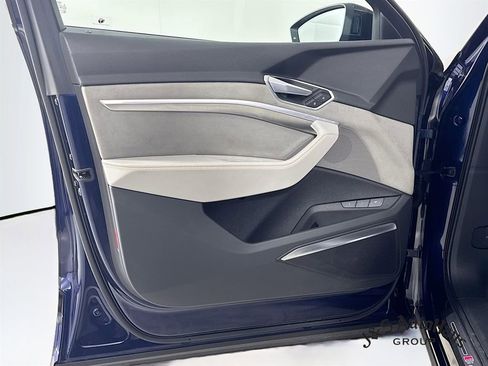 Used 2022 Audi e-tron Chronos w/ Chronos Package image 23