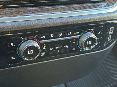 Used 2025 Chevrolet Silverado 2500 LT w/ Convenience Package image 28