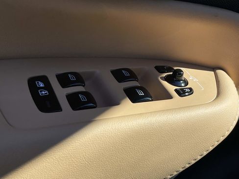 Certified 2025 Volvo XC90 B6 Ultra w/ Protection Package Premier image 18