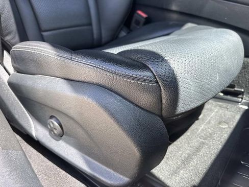 Used 2022 Mercedes-Benz GLC 300 image 9