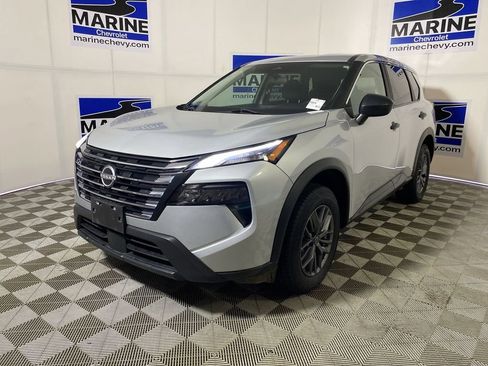 Used 2024 Nissan Rogue S FWD image 14