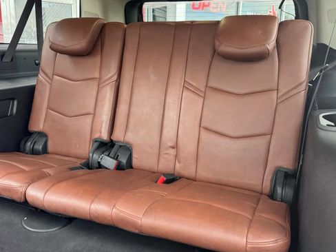 Used 2016 Cadillac Escalade ESV Premium image 23