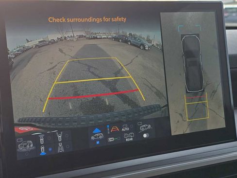 Certified 2025 Toyota 4Runner TRD Off-Road Premium image 31