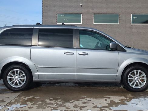 Used 2014 Dodge Grand Caravan SXT image 7