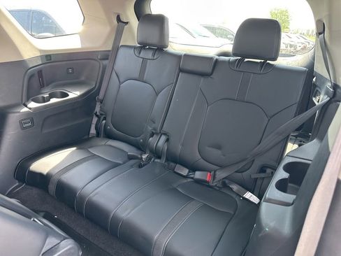 Used 2025 Honda Pilot EX-L image 13