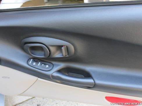 Used 2002 Chevrolet Corvette Convertible w/ Preferred Equipment Group2 image 38