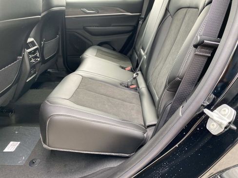 New 2026 Jeep Grand Cherokee Altitude RWD image 9