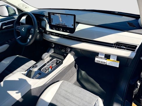 New 2026 Mitsubishi Outlander SE FWD image 30