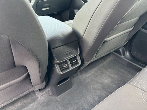 Used 2025 Chevrolet Equinox LT FWD image 22
