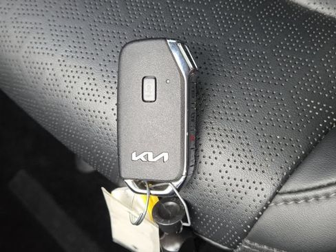 Used 2023 Kia Sorento SX AWD/4WD image 39