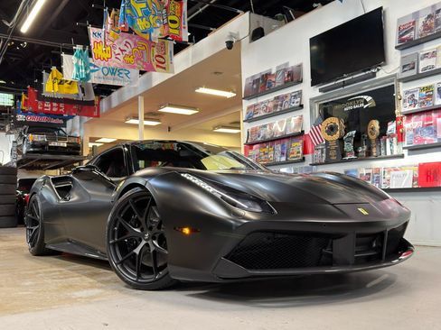 Used 2017 Ferrari 488 GTB RWD image 1