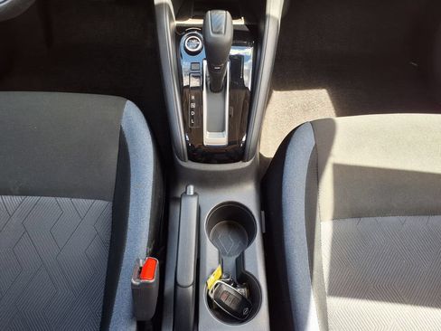 Used 2025 Nissan Versa SV FWD image 33