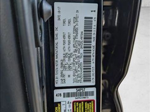 Certified 2017 Toyota Tacoma TRD Sport image 22