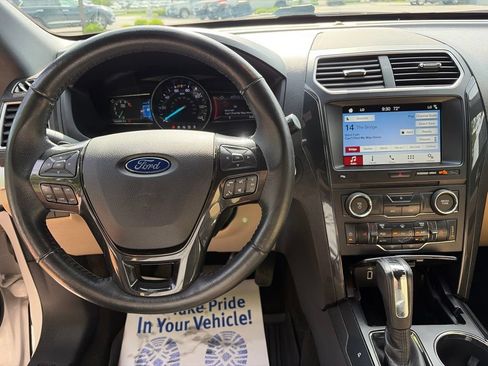 Used 2017 Ford Explorer XLT w/ Equipment Group 202A AWD/4WD image 16