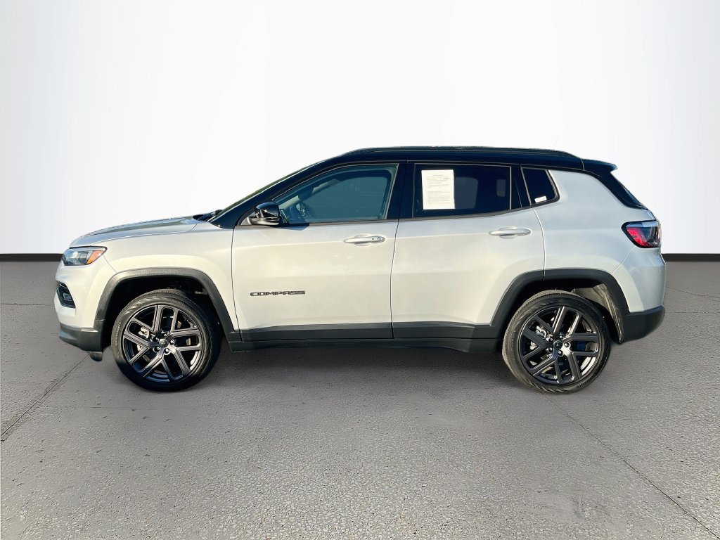 Used 2025 Jeep Compass Limited w/ Sun & Sound Group AWD/4WD image 4