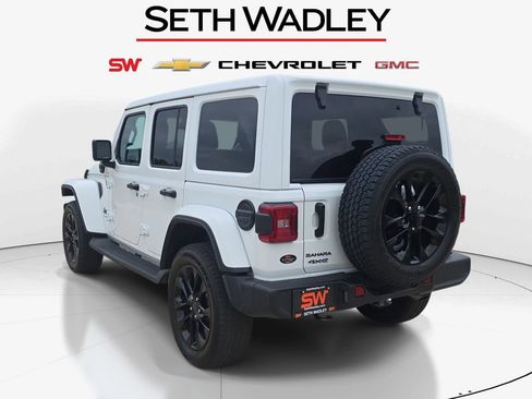 Used 2025 Jeep Wrangler Unlimited Sahara AWD/4WD image 5