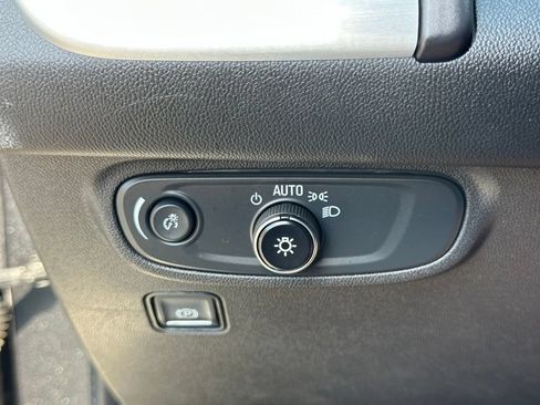 Used 2021 GMC Terrain SLE FWD image 30