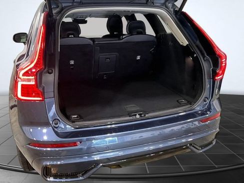 Certified 2024 Volvo XC60 B5 Core AWD/4WD image 6