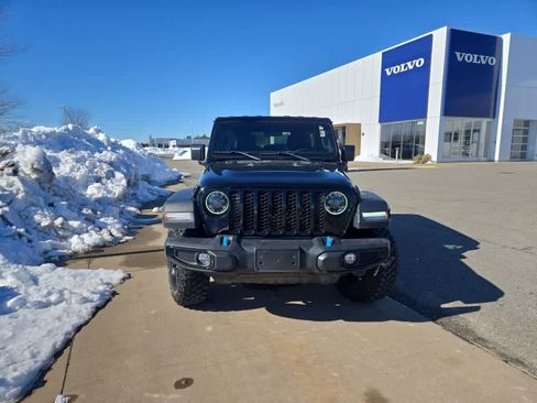 Used 2023 Jeep Wrangler Unlimited w/ Cold Weather Group image 3