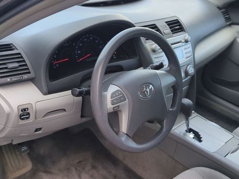 Used 2010 Toyota Camry LE FWD image 2