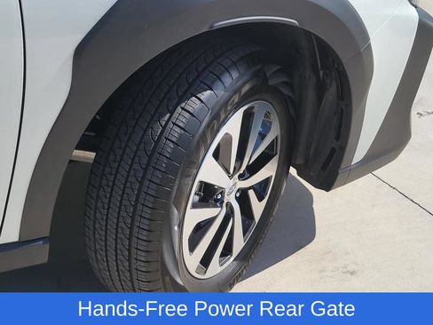 Used 2025 Subaru Outback Premium AWD/4WD image 6