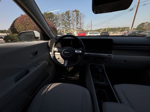 Used 2025 Hyundai Kona SEL image 40