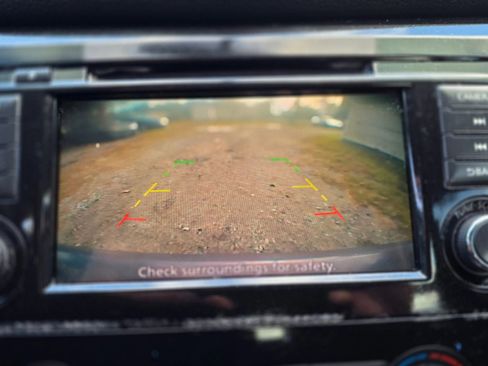 Used 2019 Nissan Rogue Sport S image 14