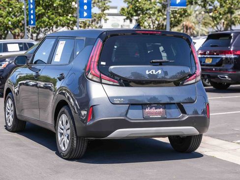 Used 2023 Kia Soul LX FWD image 8