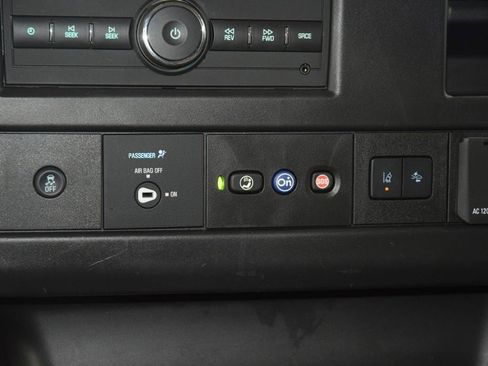 Used 2024 Chevrolet Express 3500 LT w/ LT Preferred Equipment Group RWD image 23