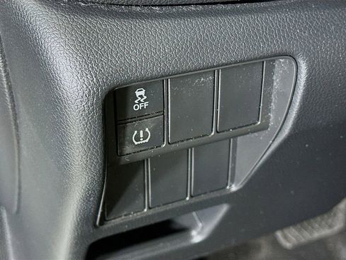 Used 2018 Honda CR-V LX image 19