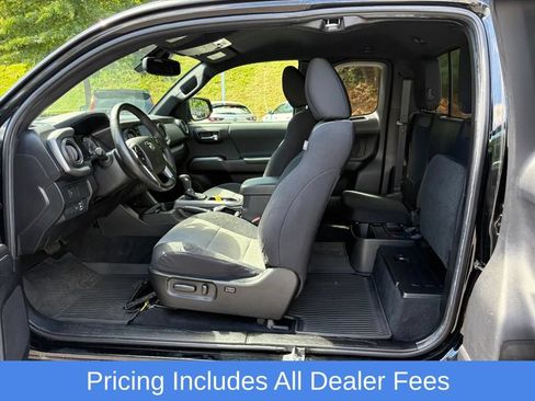 Used 2022 Toyota Tacoma TRD Sport w/ TRD Premium Sport Package AWD/4WD image 18