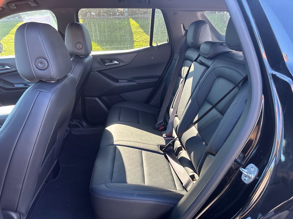 Used 2025 Chevrolet Equinox LT w/ Convenience Package II FWD image 9