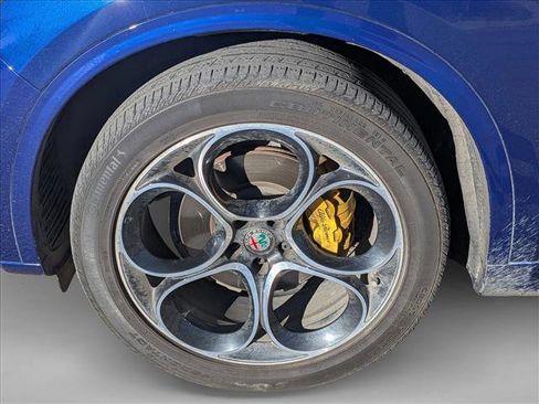 Used 2020 Alfa Romeo Stelvio Ti Lusso w/ Quick Order Package 22X Lusso image 9