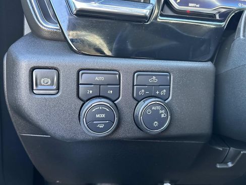 Used 2025 Chevrolet Silverado 1500 LT AWD/4WD image 22