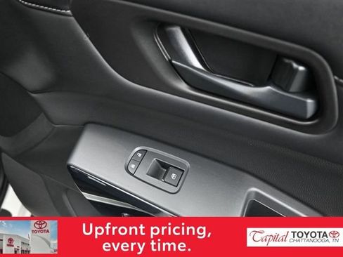 Used 2024 Nissan Pathfinder SV image 33