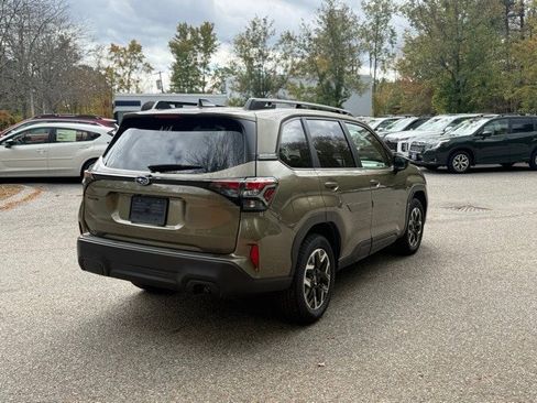 New 2025 Subaru Forester Premium image 9