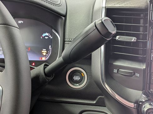 New 2026 RAM 3500 Laramie AWD/4WD image 18