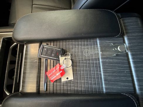 Used 2024 Jeep Wagoneer Series III image 9