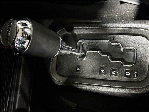 Used 2013 Jeep Wrangler Unlimited Sahara w/ Dual Top Group image 17