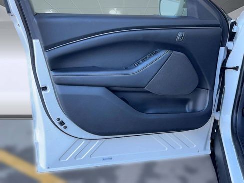 Used 2023 Ford Mustang Mach-E Select image 18