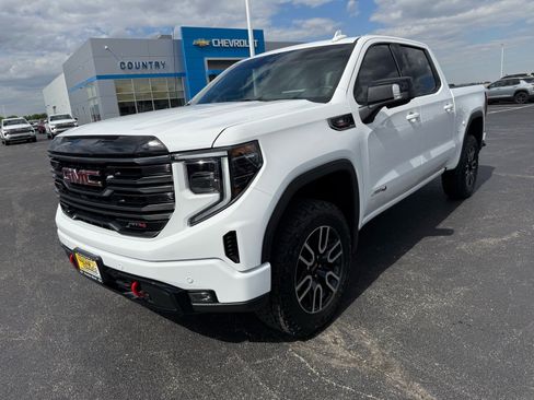 Used 2025 GMC Sierra 1500 AT4 w/ AT4 Premium Package AWD/4WD image 9