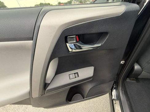 Used 2017 Toyota RAV4 XLE FWD image 24
