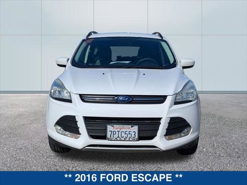 Used 2016 Ford Escape SE w/ Equipment Group 201A FWD image 8