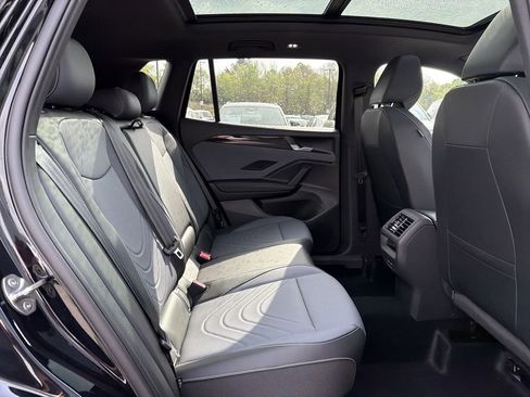 New 2026 Volkswagen Tiguan SE R-Line FWD image 16