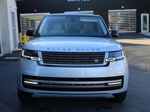 Certified 2024 Land Rover Range Rover Long Wheelbase SE image 3